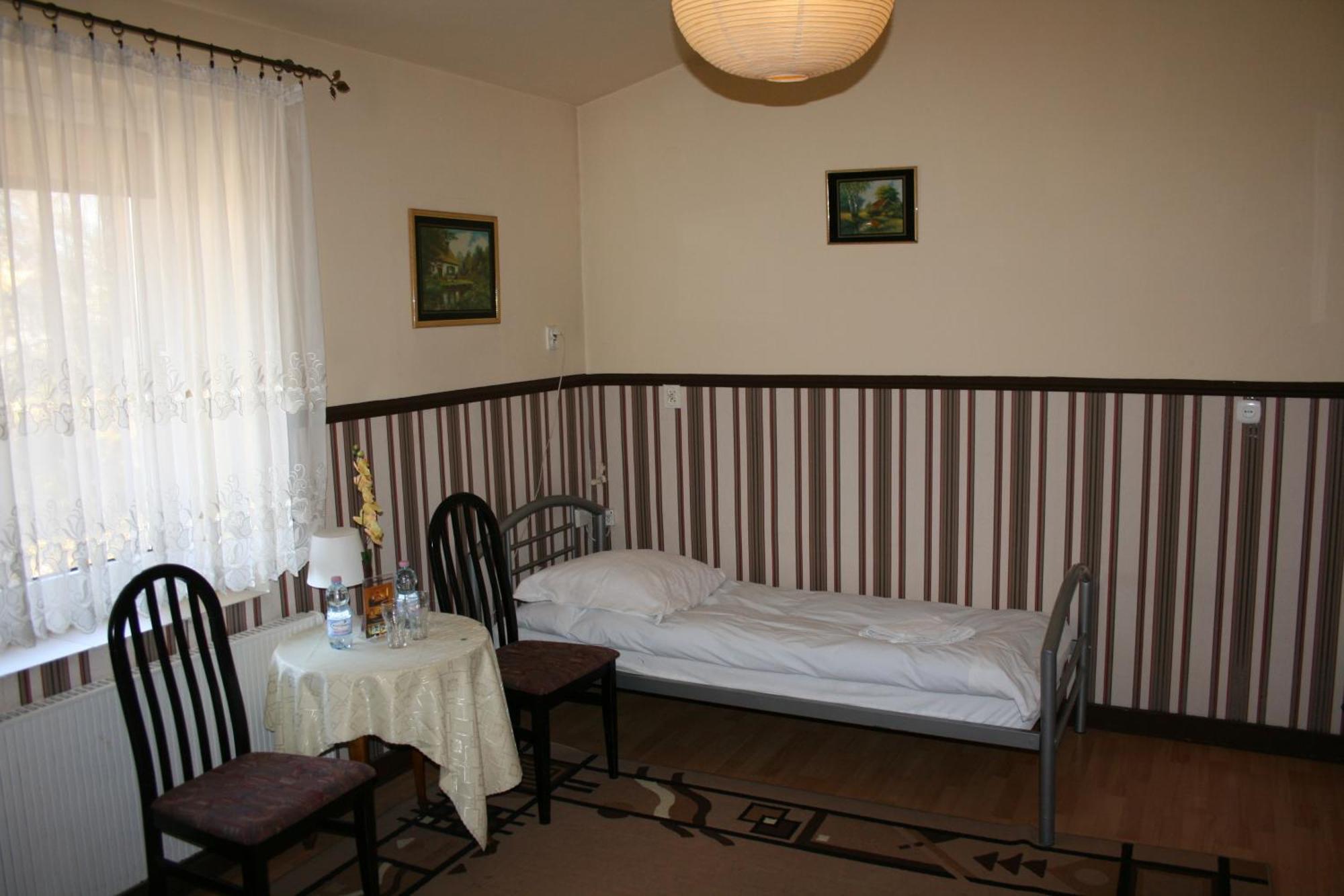 Hotel Komfort Inn - Dwor Hubertus Piekary Śląskie Стая снимка